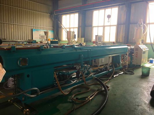 Dây chuyền sản xuất ống nhựa Plum Blossom 100kg / H để bảo vệ cáp ren bị chôn