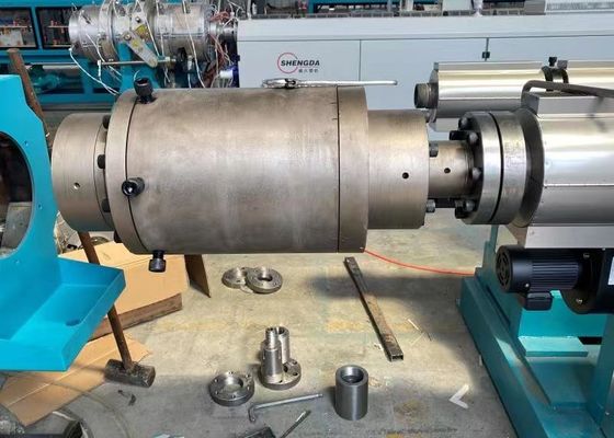 Cung cấp dầu cho dây chuyền đùn ống HDPE 110mm trục vít đơn