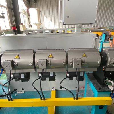 Máy làm dây chuyền sản xuất ống nhựa PVC 16-32mm 91KW