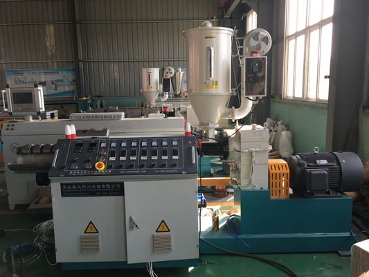Dây chuyền sản xuất ống hdpe 100kg / H Động cơ Siemens Trục vít đôi hình nón