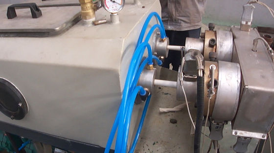 Dây chuyền sản xuất dây chuyền đùn ống nhựa hai khoang 20-63mm