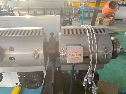 180-250kg / giờ Máy làm ống PVC Máy đùn trục vít đôi hình nón