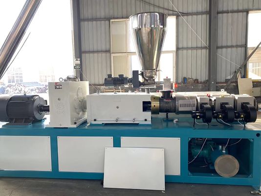 Dây chuyền đùn ống nhựa PVC Máy đùn trục vít đôi Máy hình nón 250kg / giờ