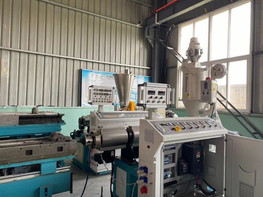 PE PP Dây chuyền đùn ống sóng đơn trên tường Dây nhựa bảo vệ