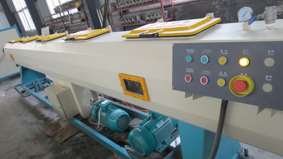 Dây chuyền đùn nhựa PVC tự động cao Dây chuyền sản xuất ống nhựa uPVC